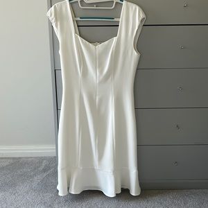 CeCe Winter White Crepe Sleeveless Sweatheart Neckline Form Fitting Dress Size 0